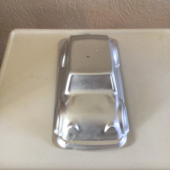 Wilton 3D Car Cake Mold - Picture 6 of 7
